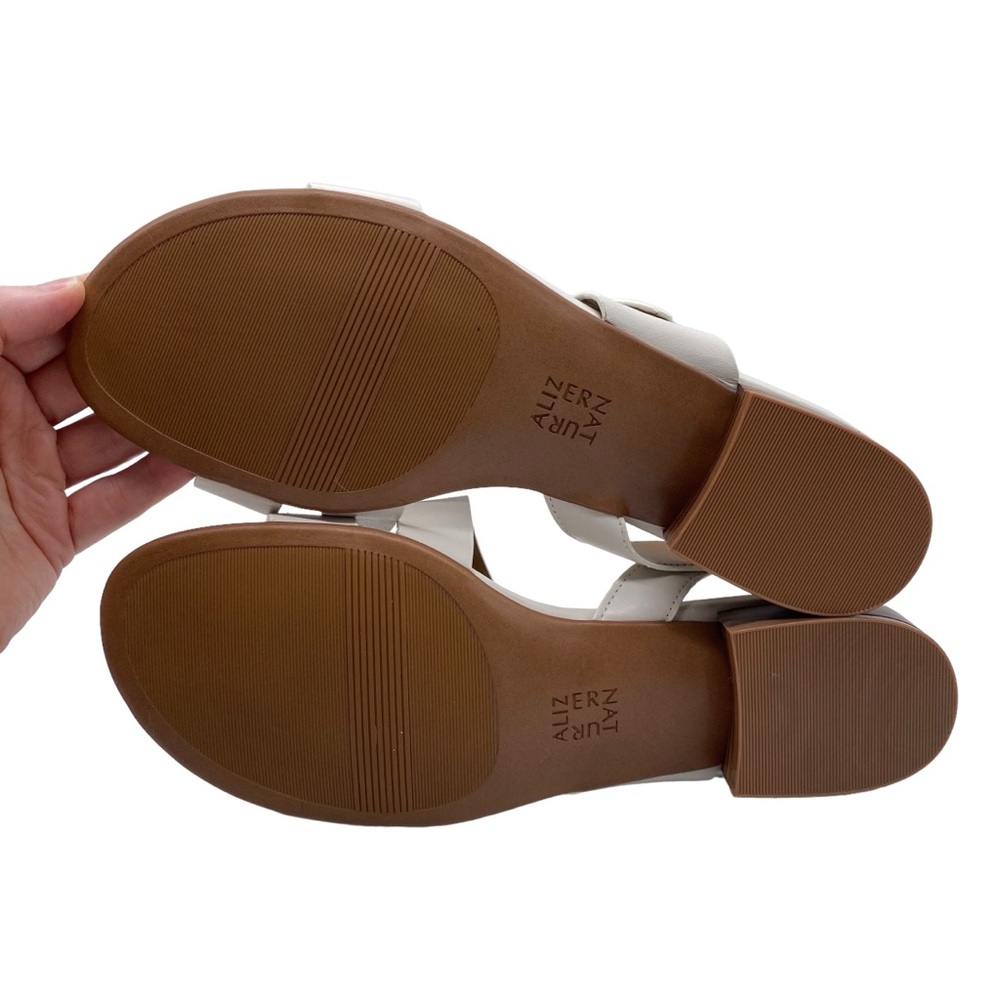 Naturalizer Womens Shoes Meesha Sandals White Leather Chic Flat Comfortable Sz 9 - Picture 8 of 11